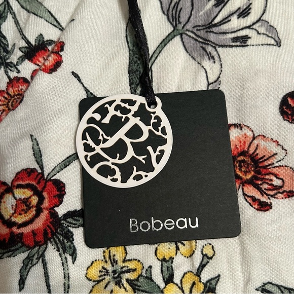 Bobeau Cream and Red Ruffled Blouse with Bell Sleeves NWT Medium - Picture 3 of 6